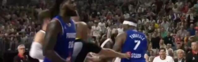 LUDILO Makljaža košarkaša Francuske i Nemačke (VIDEO)