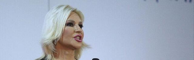 Zorana napada opoziciju i opet se dodvorava Vučiću