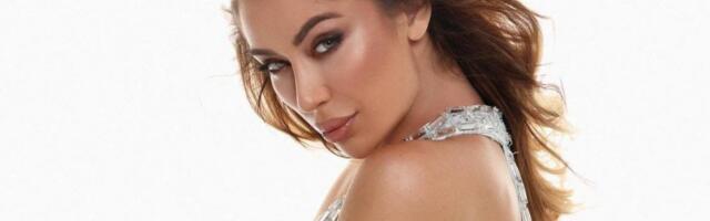 GIGANTSKI SILIKONI U PRVOM PLANU: Tea Tairović u minijaturnom kupaćem ODUZIMA DAH, fanovi traže još! (FOTO)