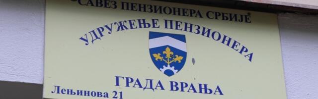 Pola miliona penzionera u Srbiji prima manje od 30.000