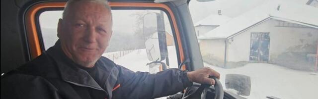 Šta sve ovaj čovek stiže: Čisti puteve, gasi požare, a čulo se i za poslednji podvig