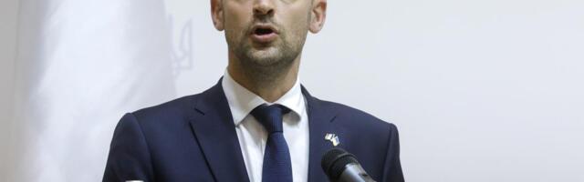 FRANCUSKA POMAŽE LIBANU: Utrostručena humanitarna pomoć - stiže 60 tona sanitarnih i higijenskih kompleta, dušeka, lampi...