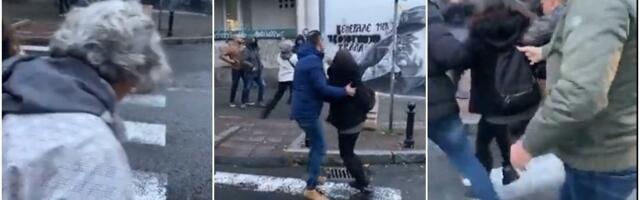 Momenat kada je Ćorović gađala jajima mural Mladića (VIDEO)
