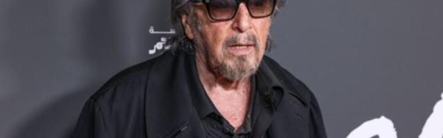 PRSTEN SIJA I NJEMU TO PRIJA! Večiti neženja poklekao u devetoj deceniji? Narod bruji o vezi sa 53 GODINE MLAĐOM