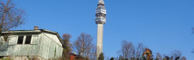 DEČAK (2) NESTAO DOK SE IGRAO U DVORIŠTU NA AVALI Nedaleko od kuće policija se prenerazila od prizora: Ovaj detalj izazvao je jezu u Srbiji