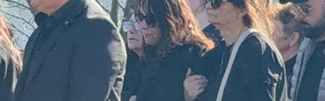 Branka nema od bola, Dragan se ne odvaja od nje: Potresne scene na groblju u Brestaču