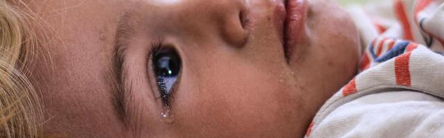 VIKTOR (8) MESECIMA CRTAO NEPOZNATOG ČOVEKA SA CRVENOM KAPOM: Majka danima bila izbezumljena, onda je usledio ŠOK!