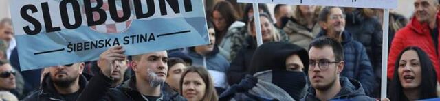 Lik koji je zavukao ruku u pantalone je postao simbol zagrebačkih protesta protiv kovid propusnica