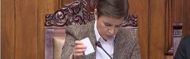 Kamera "uhvatila" Anu Brnabić i naprednjake u prevari (VIDEO)