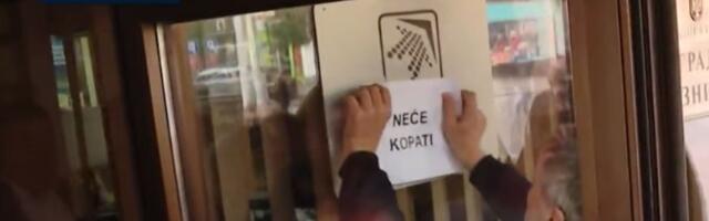 Odbornici opozicije nisu mogli na sednicu Skupštine, najavljuju tužbe