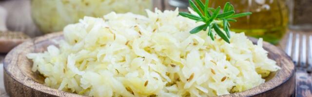 Najbolji kiseli kupus za Svetog Jovana! Iskusne domaćice ga pripremaju samo na ovaj način (VIDEO)