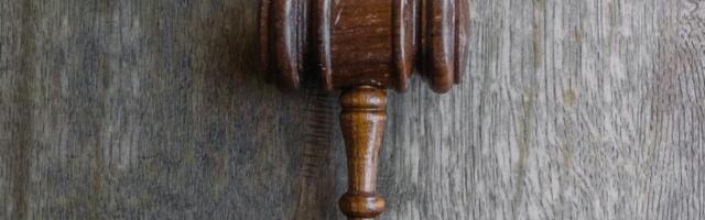 RADILI ZA ZABRANjENU ORGANIZACIJU: 4 novinara Rojtersa, AP-a i Sota Vision-a osuđeni na po 5 godina zatvora