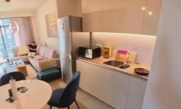 UMESTO MESA I POVRĆA, U TIGANJU SU SLATKIŠI! Pogledajte neobičan prizor u domu košarkaša Partizana (GALERIJA)