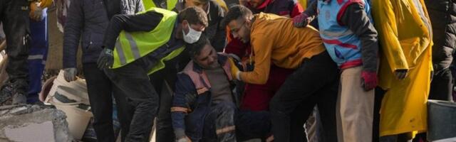 SPASENO DEVET ŽIVOTA: Izvučeni ljudi posle rušenja zgrade, ali najgore tek sledi! (VIDEO)