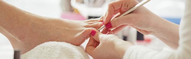 7 boja i dizajna pedikira koji će vladati ovog proleća: Budite na vreme spremni za sezonu sandala