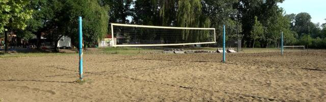 Šok snimak sa srpske plaže: Nesvakidašnji gosti prišli vodi, ljudi gledaju i ne veruju