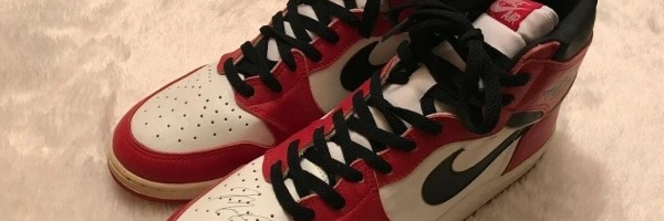 Ultra retke Air Jordan 1 sa Majklovim potpisom vredne milion dolara