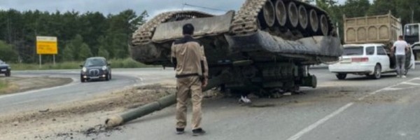 Ruski vojnici istresli tenk od četrdeset tona na sred ulice