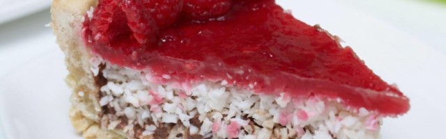 Rafaelo malina torta je toliko savršena da joj nema ravne - sigurno nećete stati na jednom parčetu