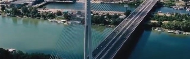 Lančani sudar na mostu na Adi