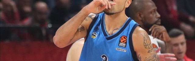 Senzacija u Moskvi: Alba savladala CSKA posle 20 godina! Džejms i Klajburn ubacili 52 poena, Milutinov debitovao