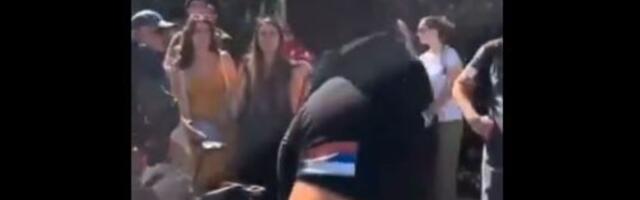 OTKRIVENO ko je žandarm sa fantomkom koji nije dozvolio ljudima da prisustvuju vojnoj paradi (VIDEO)