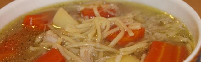 Pet razloga zašto treba redovno jesti pileću supu