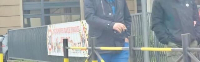 I MIŠA BAČULOV ŠETKA OKOLO! Šta blokader koji je hteo da odglumi svoje trovanje radi baš u OVOM gradu u toku izbora!?