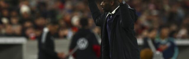 Dvaput odveo reprezentaciju na Mundijal, pa dobio otkaz dva i po meseca pred početak Svetskog prvenstva