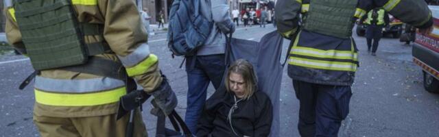 RUSI GAĐALI AUTOBUSKU STANICU, JEDNA ŽENA POGINULA: Užas u Hersonu, ima i povređenih