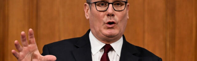 Стармер мета критика због одсуства у тренутку тензија