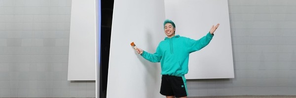 Posebno dizajnirana PS5 konzola od tri metra