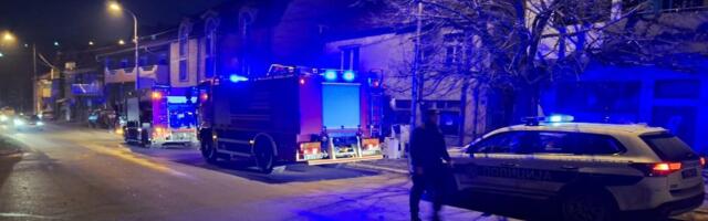Goreo pomoćni objekat u Prokuplju, vlasnik lakše povređen