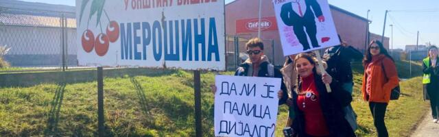 „Izvinite što smetamo dok nam uništavate budućnost“ – novi skup u Merošini, niški studenti došli pešice 