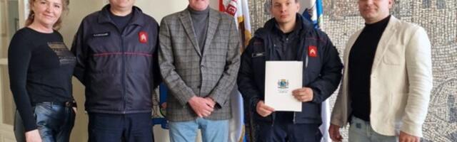 Opština Zemun: Proglašeni vatrogasac i policajac meseca za oktobar