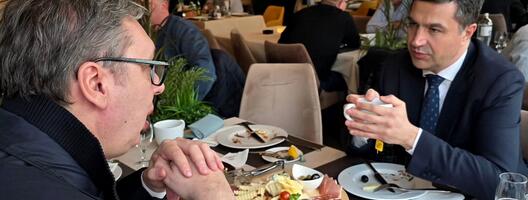 BLOKADERSKI NOVINARI LAŽU I KAD POSTOJE JASNI DOKAZI: Na N1 optužili Vučića da je "zatvorio" kafanu zbog svog dolaska na ručak, fotografija pokazuje suprotno!