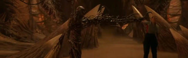 Jeziv trend inspirisan serijom Stranger Things: Glume žrtve monstruma tako što “lome” telo (VIDEO)