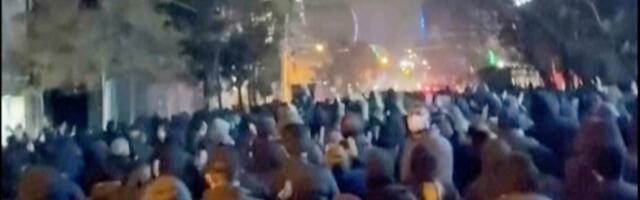 Provladini marševi širom Irana (VIDEO)