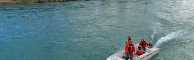 Prvi trag devojke koja je upala automobilom u Moraču: Ovo roniocima mnogo otežava posao