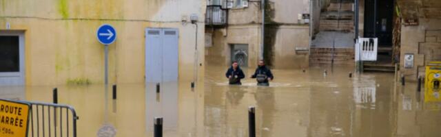 Четири департмана Француске под црвеним упозорењем на поплаве због олује „Педро”