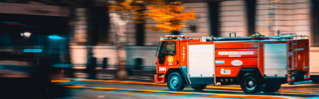 Требиње: пожар на градској депонији, 15 ватрогасаца на терену