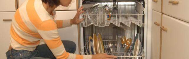 Nikako ne uključujte veš mašinu i mašinu za sudove noću: Stručnjaci upozoravaju zašto je to bitno