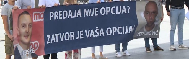 Optužbe Narodne stranke protiv vlasti Novog Sada za popločavanje Pozorišnog trga
