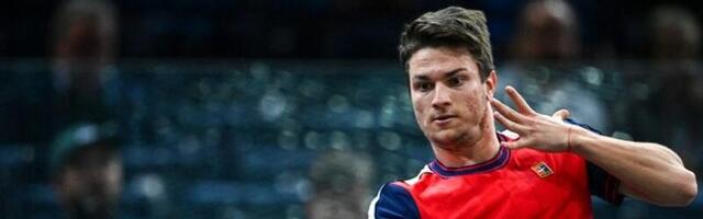 Kecmanović uzeo prvi set, ali nije mogao protiv Monfisovog besprekornog servisa (VIDEO)