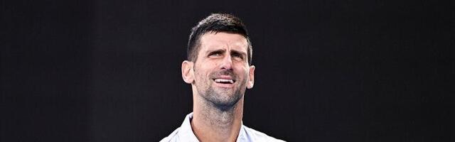 "Profesore Nole, studenti te vole“: Studenti posvetili transparent Đokoviću (FOTO)