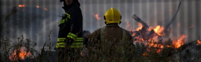 Požar izbio u industrijskoj zoni: Policija uputila hitno upozorenje (FOTO)