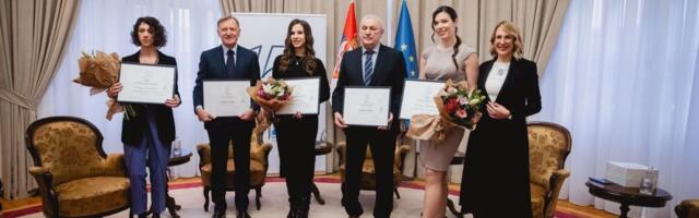 Žene koje pomeraju granice: Priznanja za tri najbolje mlade naučnice u 2025.