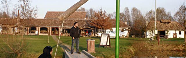 Zver iz dubina zaprepastila turiste u ovom mestu u Srbiji: Pogledajte šta se krije u vodi!