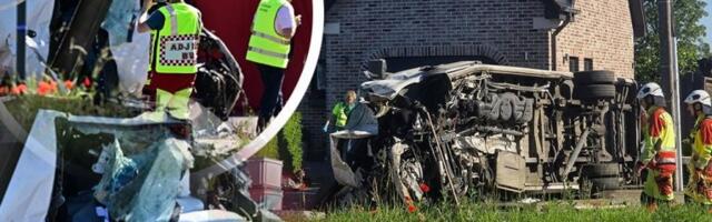 STRADALA I DECA! Potresni detalji JEZIVOG SUDARA minibusa i voza: Bili su prekriveni krvlju, zapomagali su... (FOTO, VIDEO)