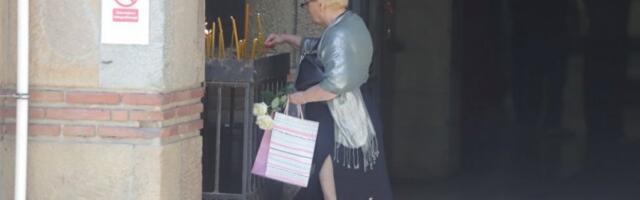 "MAMOGRAF SAM RADILA SEDAM PUTA, NIŠTA NIJE POKAZAO!" Naša pevačica otvorila dušu o borbi sa KARCINOMOM: Evo kako je otkrila podmuklu bolest!